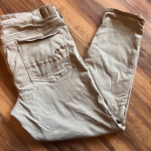 American Eagle Super stretch Tan Jeggings 16 short but fits‎ like 14. Smoke free
